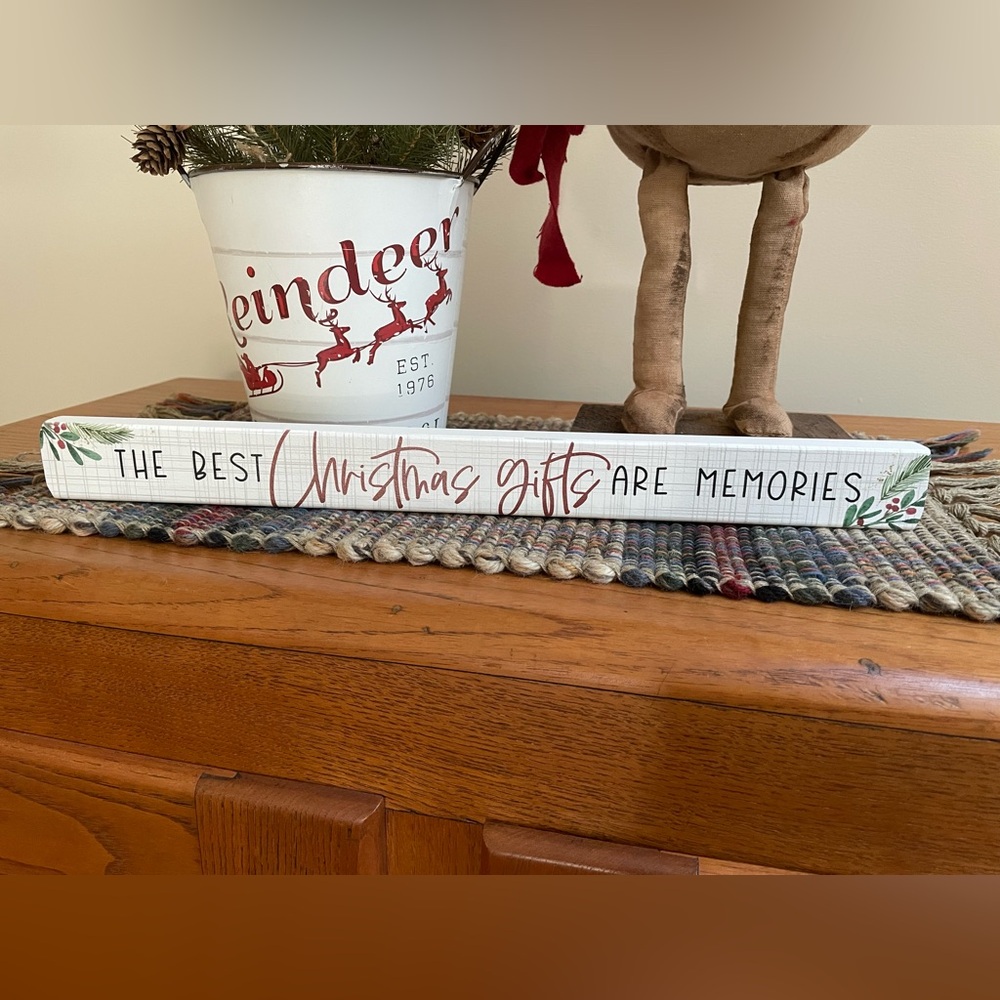 Christmas decor - Small shelf sitter sign